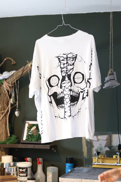 MAD SKULL (white)
