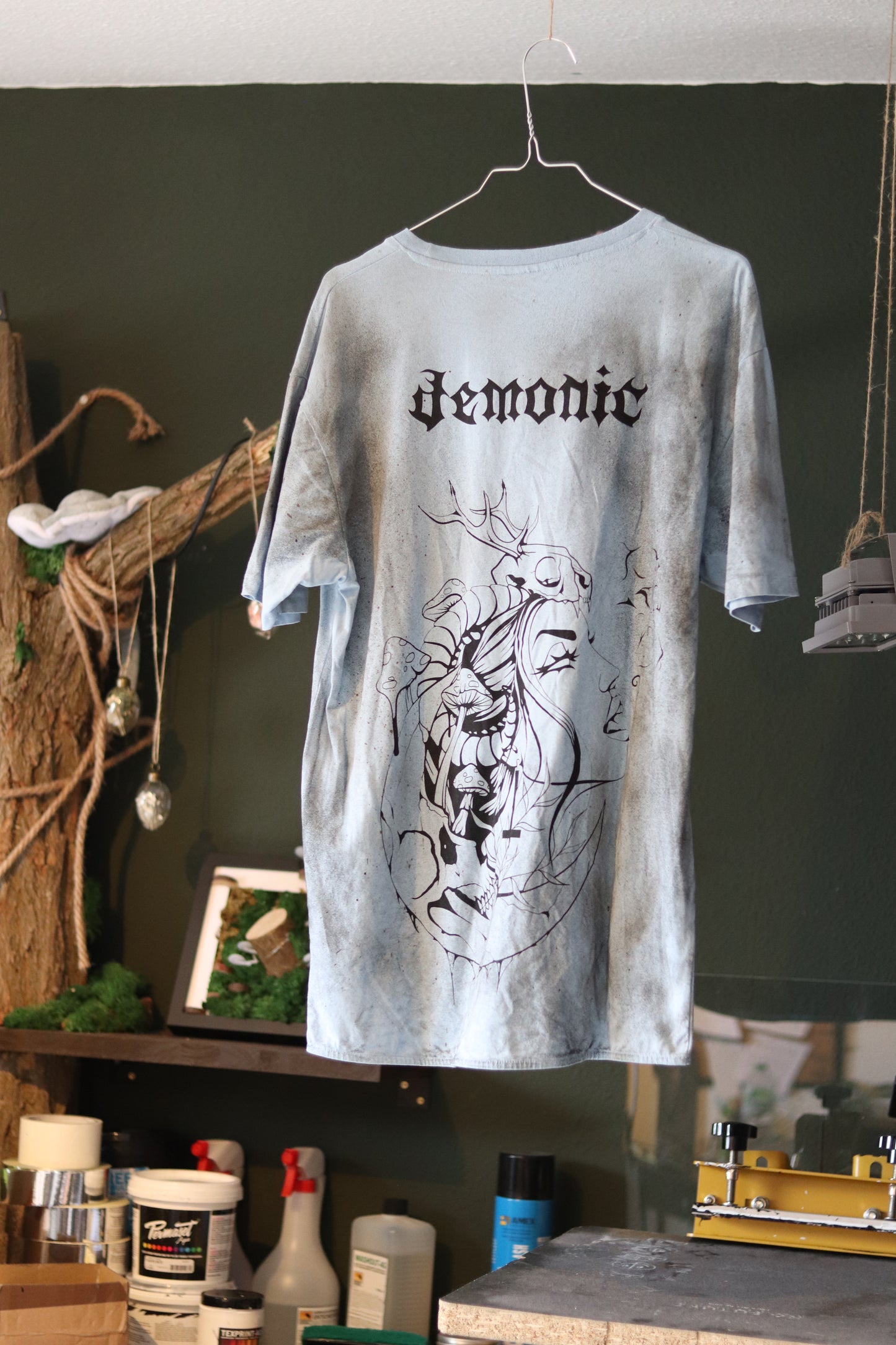 DEMONIC (dirty blue)
