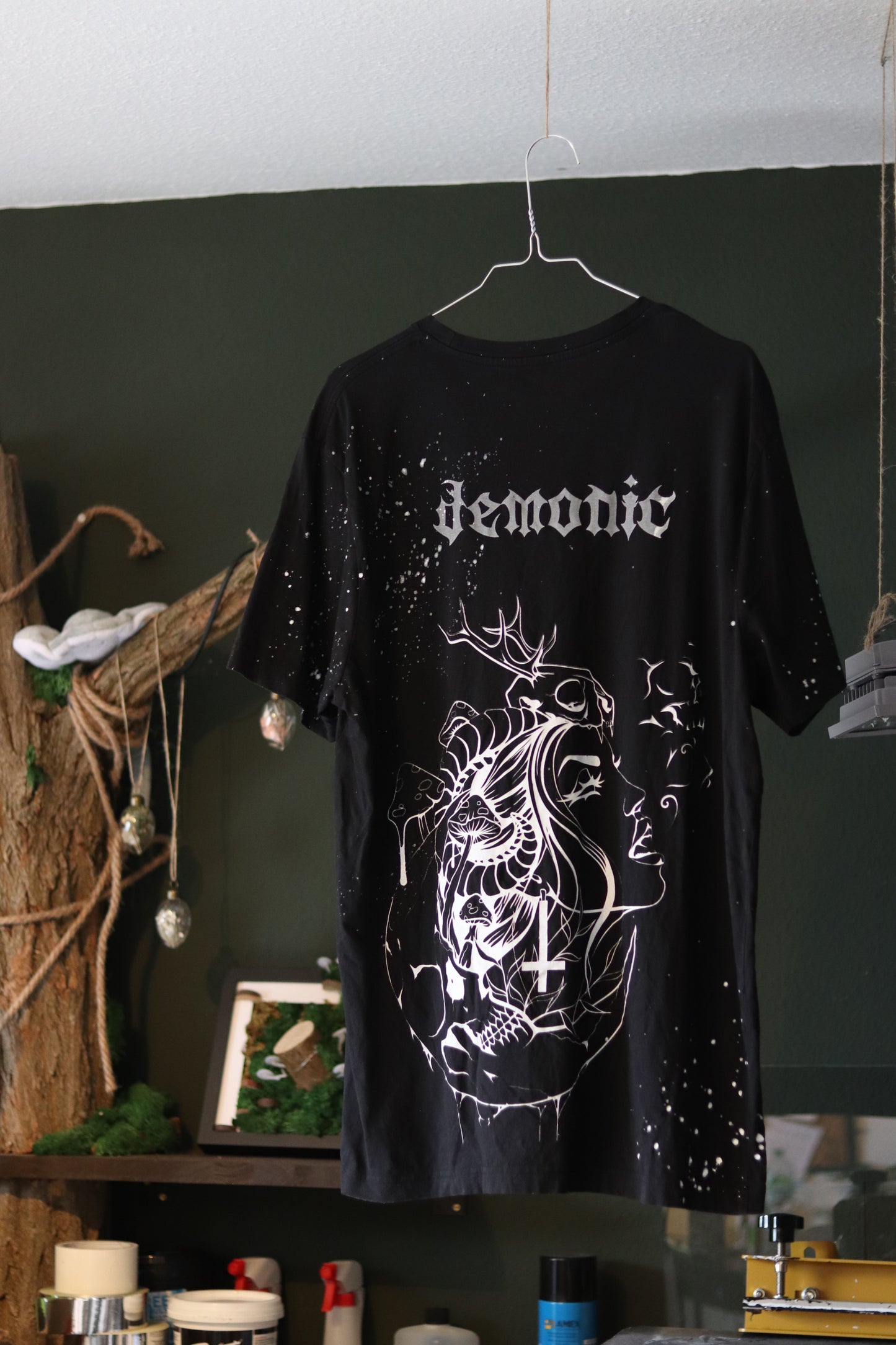 DEMONIC (black and white spotted)