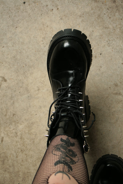 GRAVEYARD GOTH