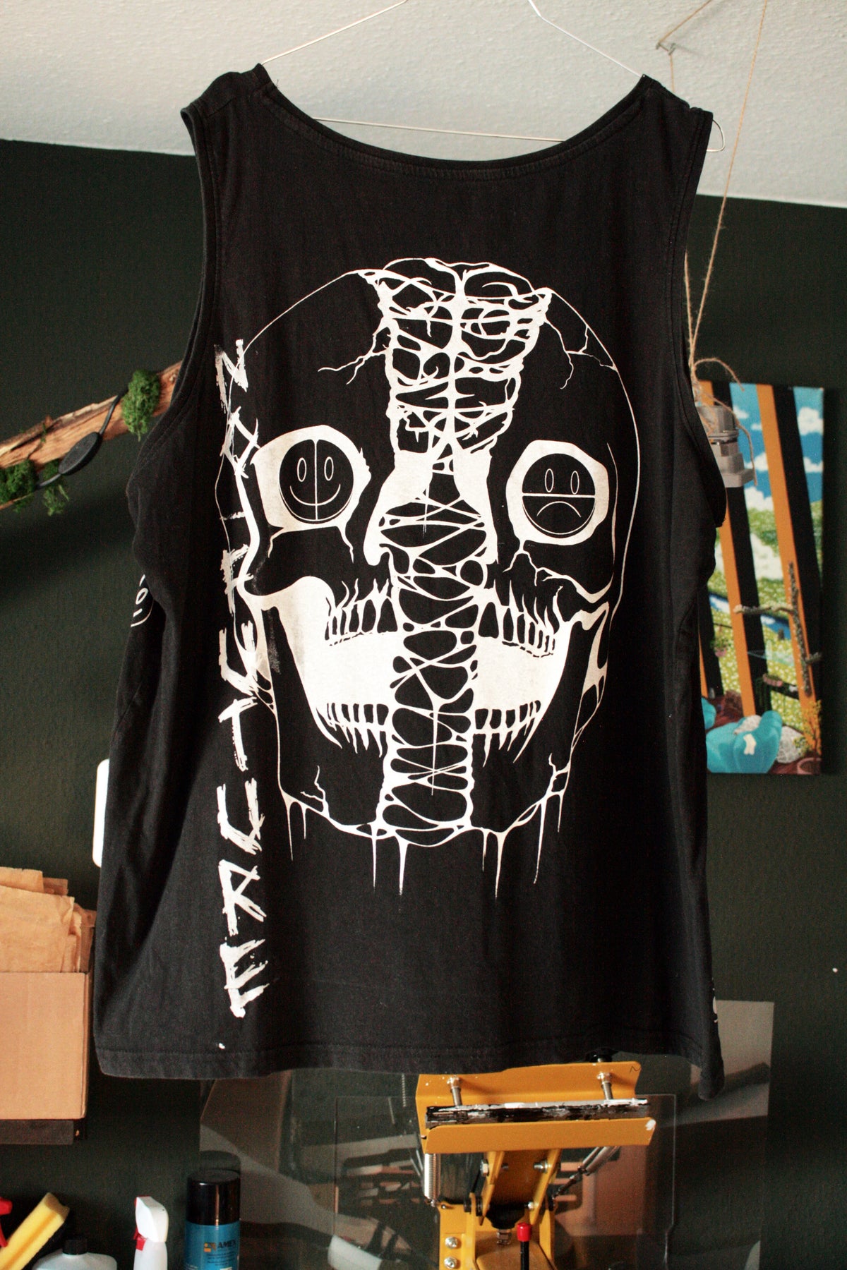 MAD SKULL (black tank top)