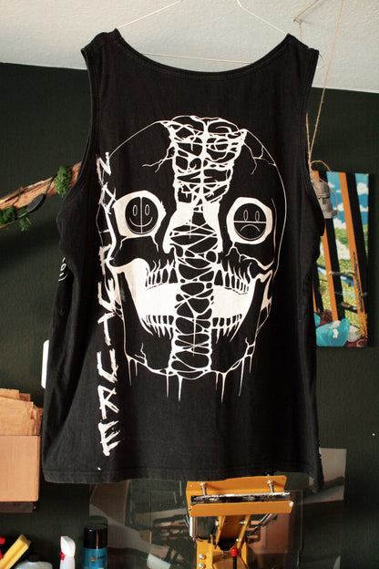 MAD SKULL (black tank top)