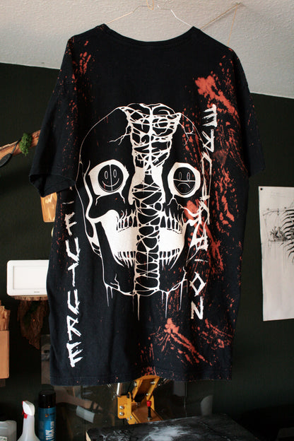 MAD SKULL (splattered bleach look)