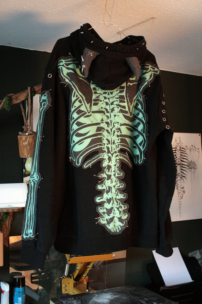 SPOOKY SCARY SKELETON