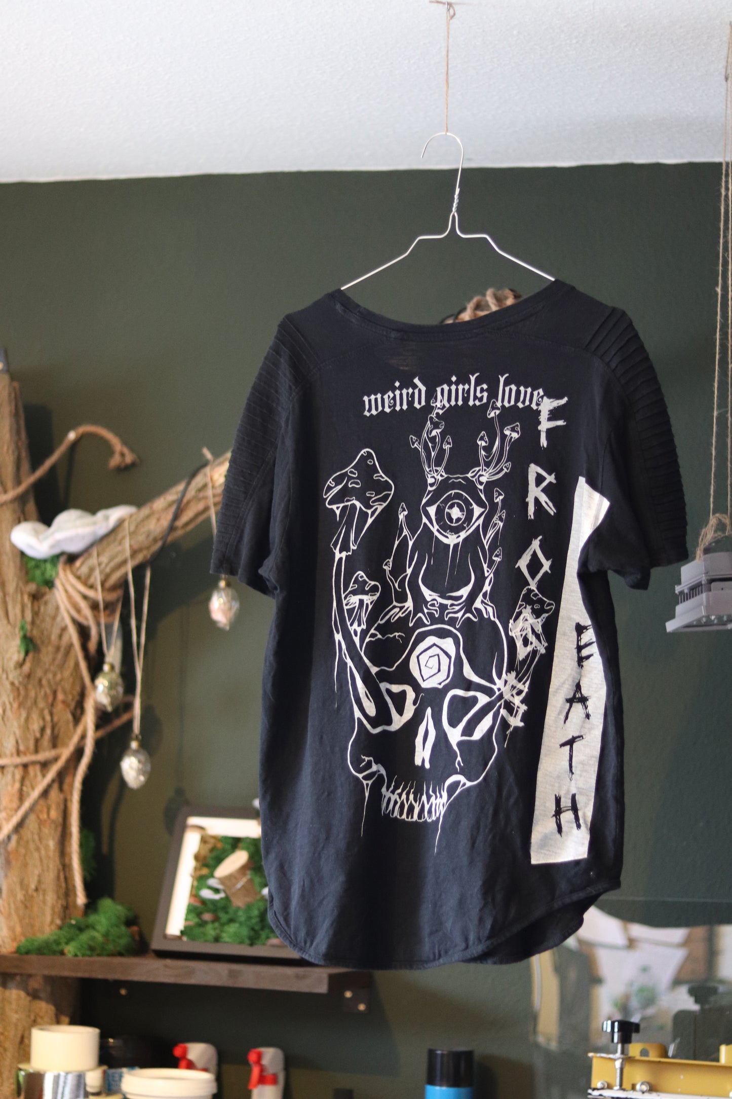 THE TOAD (black with special sleeves)